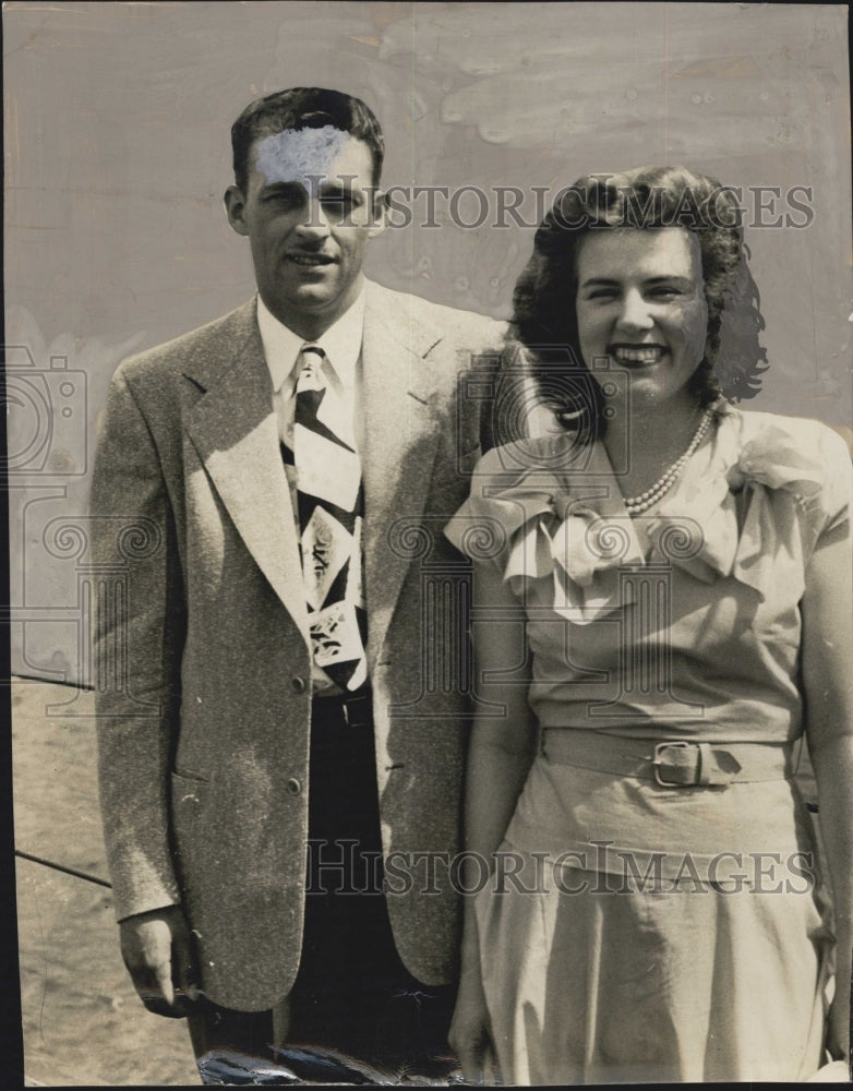 1947 Mr. and Mrs. W. B. Wood of St. Petersburg - Historic Images