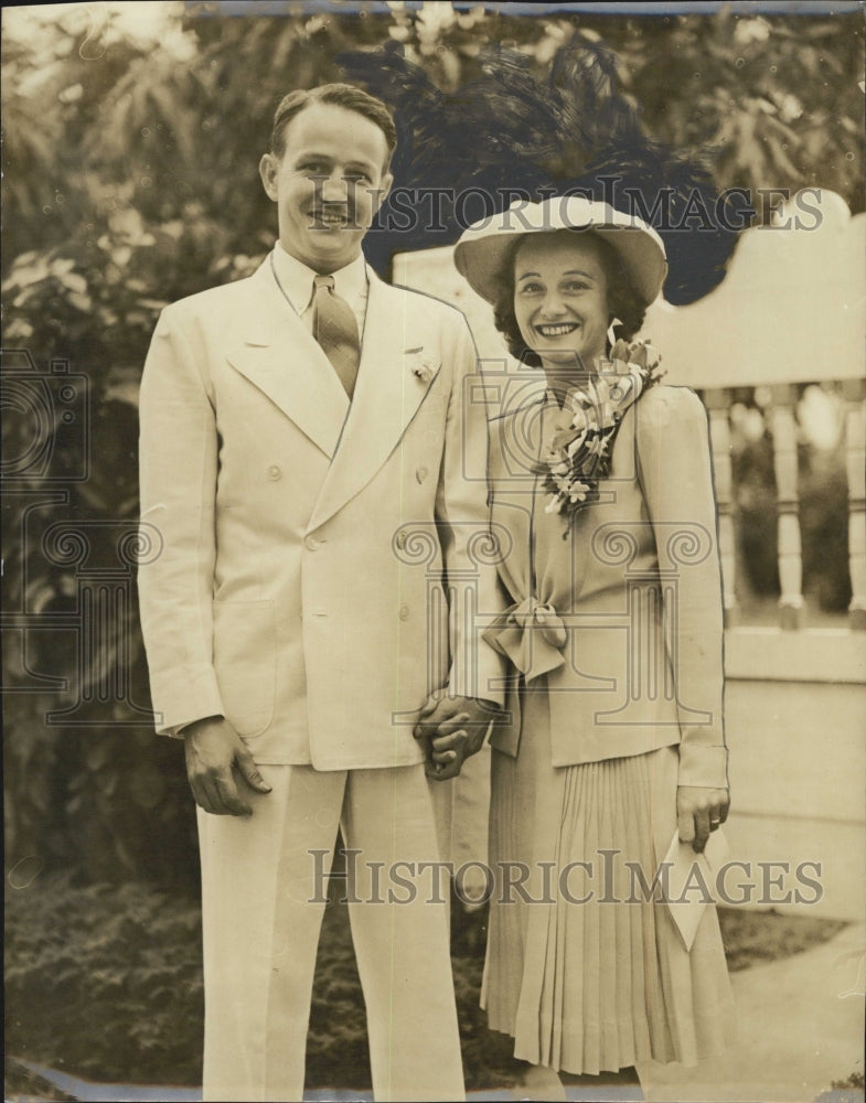 1941 Press Photo Harry G. Worrell and wife. - RSG78943 - Historic Images