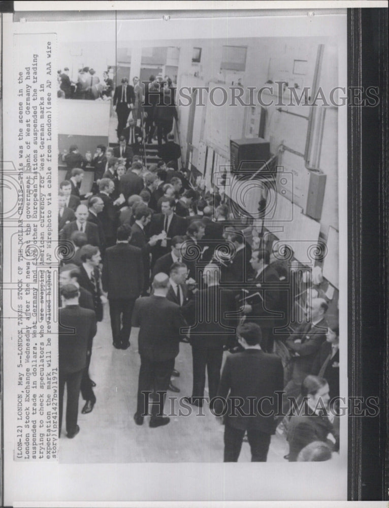 1971 Press Photo Dollar Crisis at London Stock Exchange - Historic Images