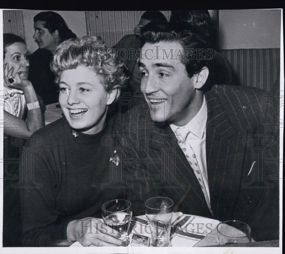 1952 Press Photo Shelley Winters & Italian Actor Vittorio Gassman Wedding - Historic Images