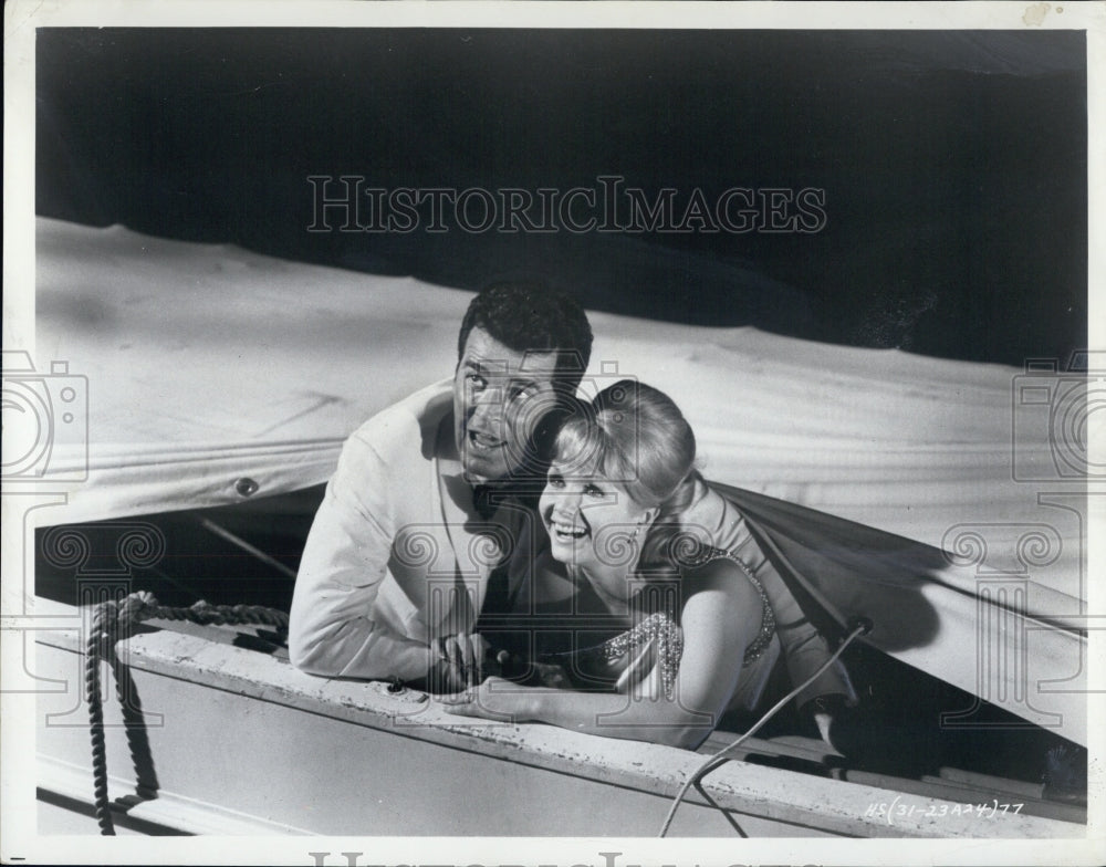 1968 Press Photo James Garner Debbie Reynolds, on set of "How Sweet it is". - Historic Images