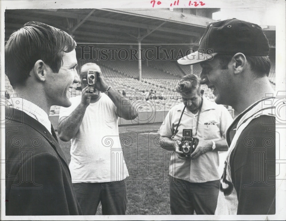 1969 Press Photo Ed Zanfagna  & Gary Brandi with their fathers - Historic Images