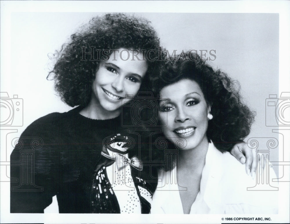 1986 Press Photo Troy Beyer and Diahann Carroll star in "Dynasty" - Historic Images