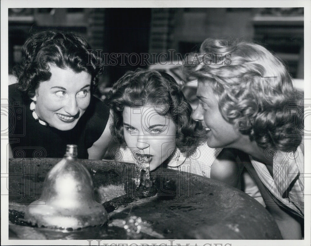 1957 Margaret Gallagher, Daly Hirsch, Mary Joyce - Historic Images