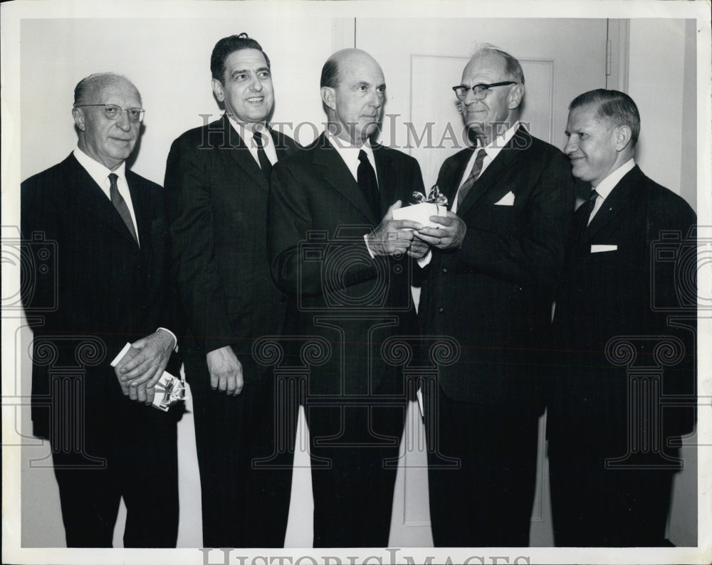 1963 Press Photo Former King of Italy Umberto II, Marquis Falcone Lucifero - Historic Images