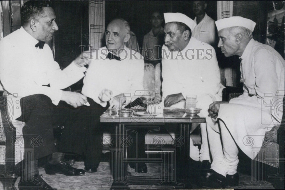 1951 Prime Minister Nehru of India in meeting at Hotel Imperial - Historic Images