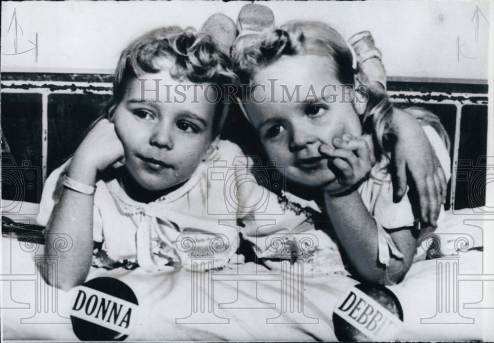 1959 Donna &amp; Debbie Horst undergone surgery on same heart defects - Historic Images