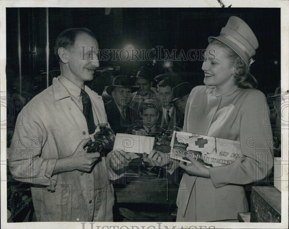 1947 Carl H. Horsman donates for Red Cross through Barbara Overstrom - Historic Images