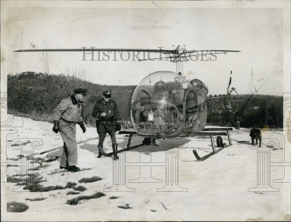 1956 Thomas L. Carle at search scene in Lincoln - Historic Images