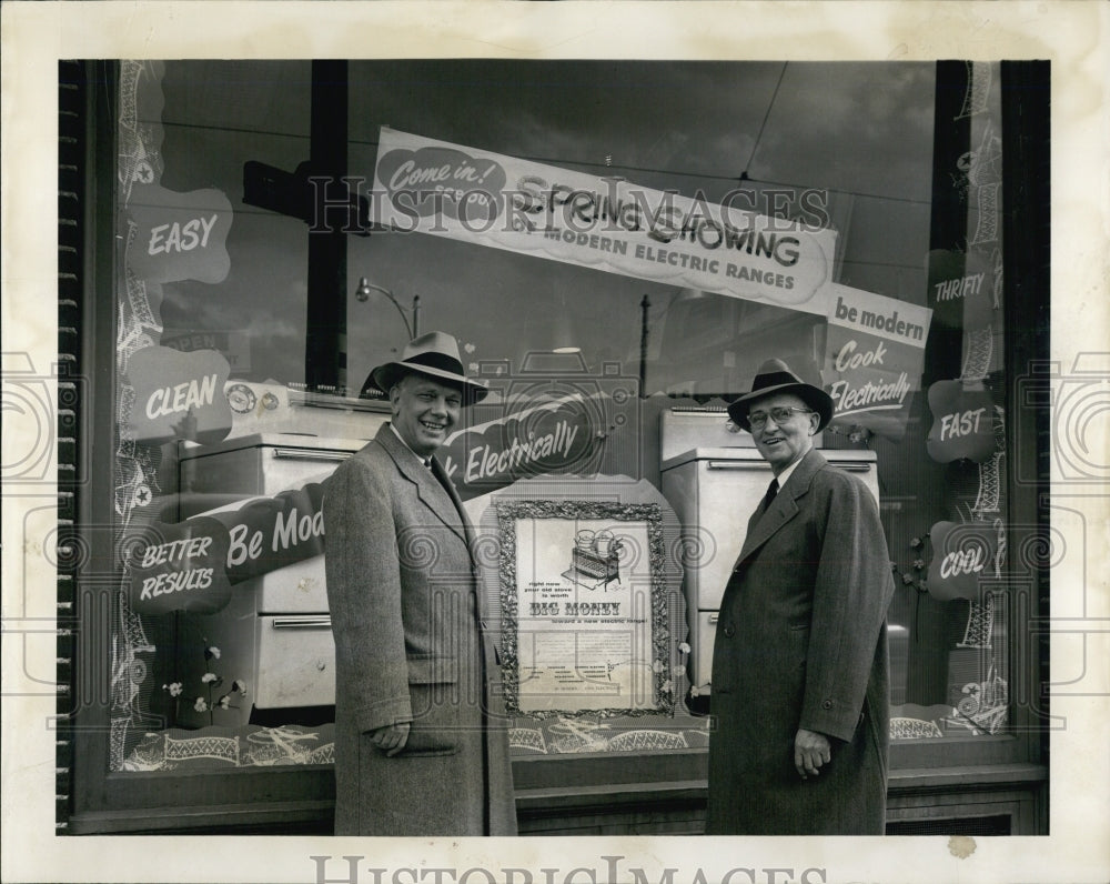 Press Photo C. M. Wilson Chairman of Electric Range &amp; and John Waddell - Historic Images