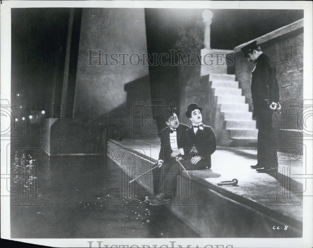 1972 Press Photo Charlie Chaplin &amp; llhary Myers in a scene from the 1931 - Historic Images