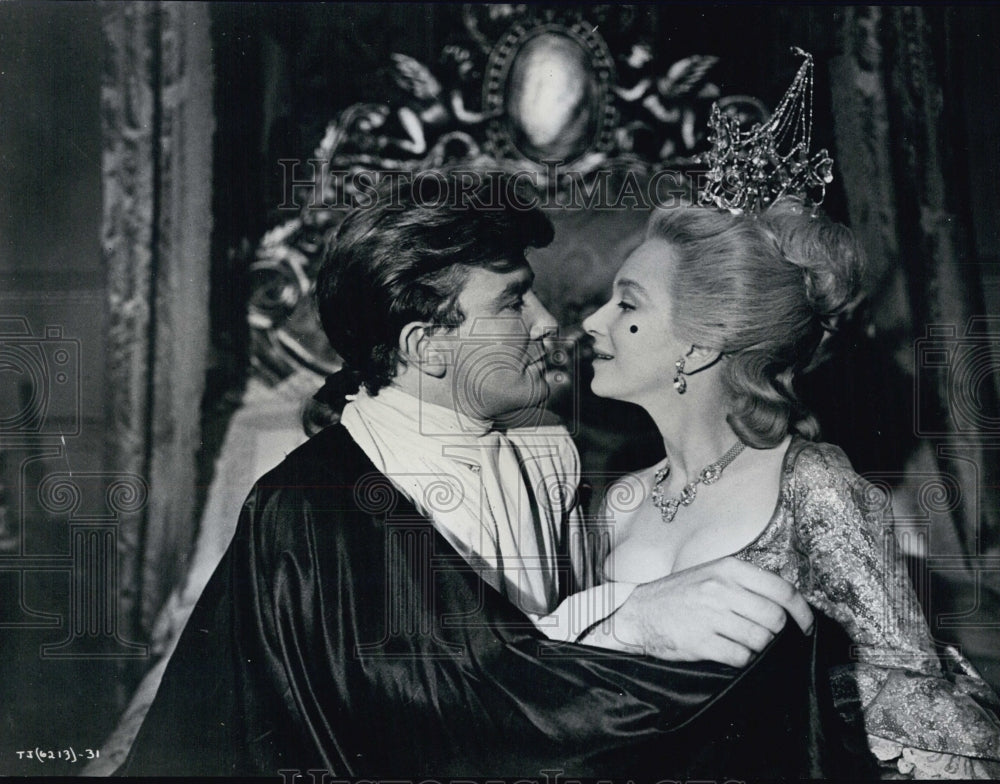 1964 Joan Greenwood Appears "Tom Jones" Stage Brown Hill Theatre - Historic Images