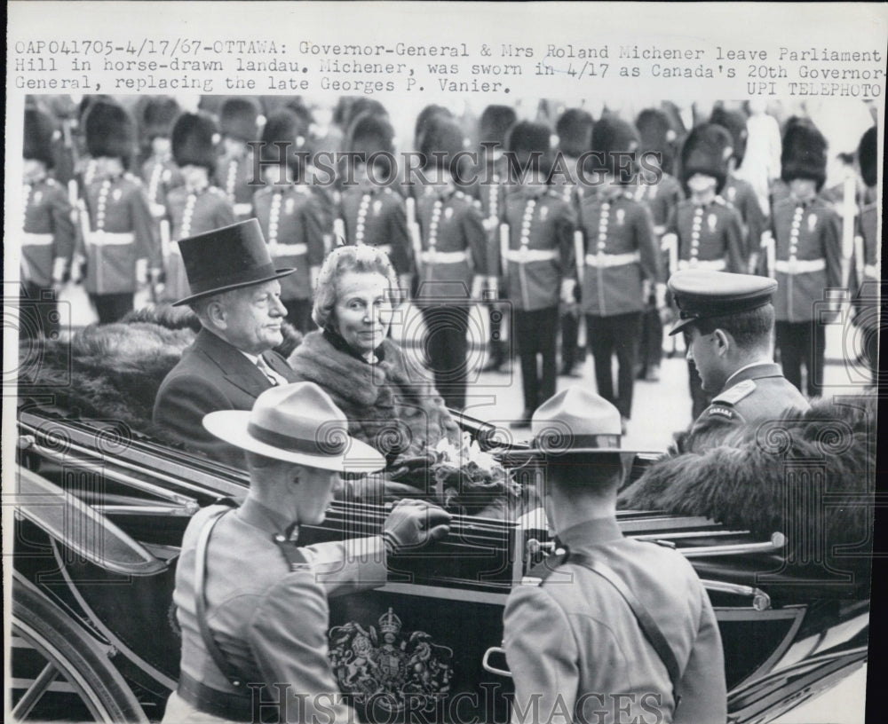 1967 Press Photo General  and Mrs. Roland Michener Leaving Parliment Hill - Historic Images