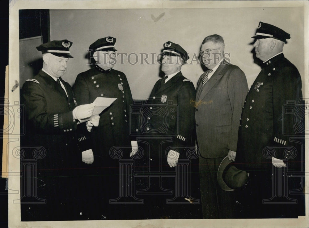 1947 Press Photo Lt. Charles P. Mallahan, Chief John R. King,Patrick J. McCarthy - Historic Images