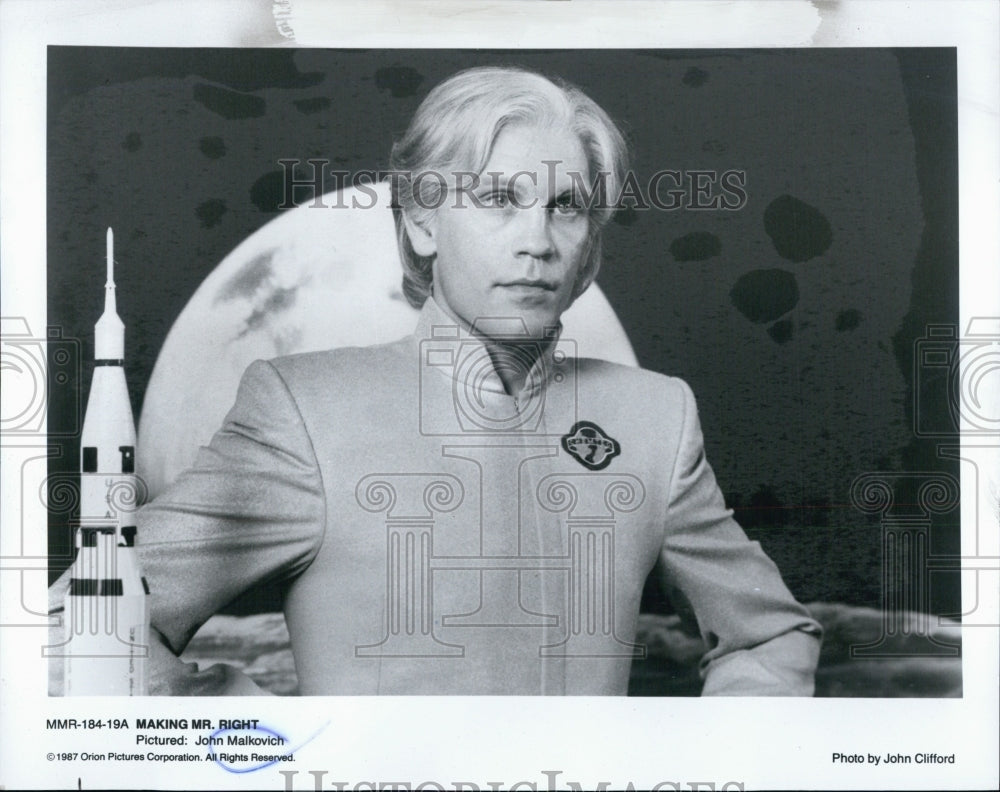 1987 Press Photo John Malkovich stars in "Making Mr. Right" - Historic Images