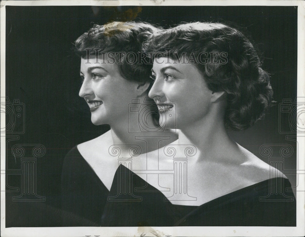 1948 Press Photo Identical Twins Margaret Mary Malloy &amp; Katherine Theresa Malloy - Historic Images