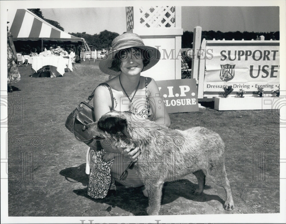 Press Photo French Actress Laurence Roy Dog Pistol - Historic Images