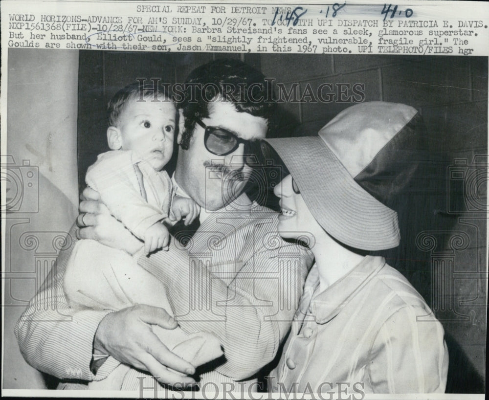 1967 Press Photo Actor Elliott Gould Singer Actress Barbra Streisand Son Jason - Historic Images