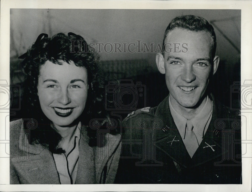 1947 Press Photo President Eisenhower's son John with his fiancee Barbara - Historic Images