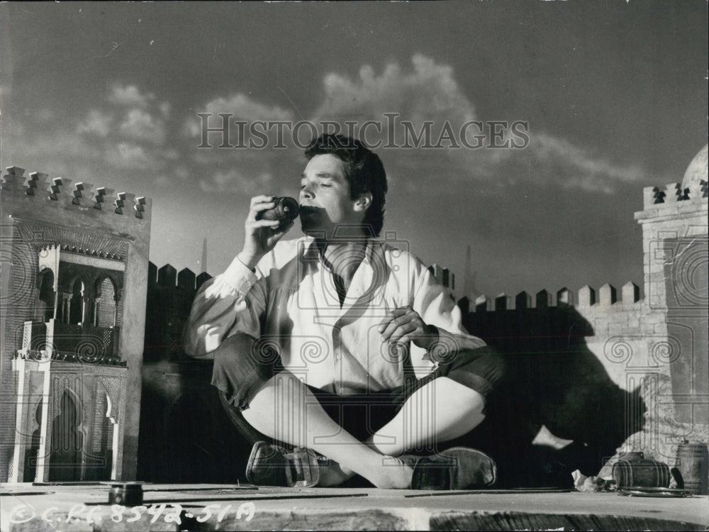 1960 Actor Kerwin Mathews at the Pilgrim Theatre - Historic Images