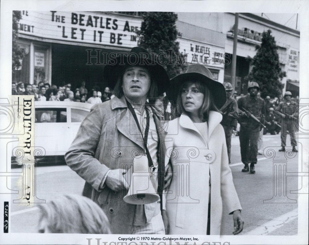 1970 Director Paul Mazursky on scene of &quot;Alex in Wonderland&quot; - Historic Images