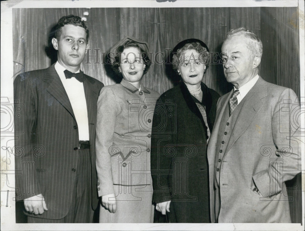 1951 Press Photo Dist Atty Alfred Cenedella ,Alfred Jr,Mrs Florence McGruder - Historic Images