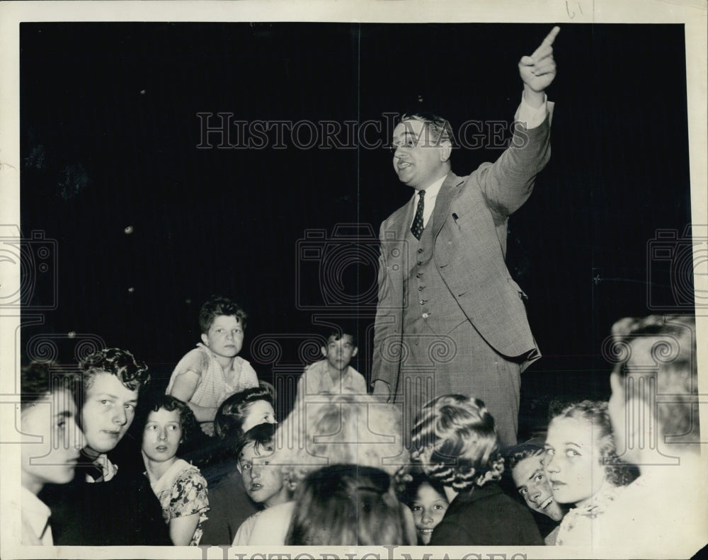 1938 Walter Generazzo instructing his students - Historic Images