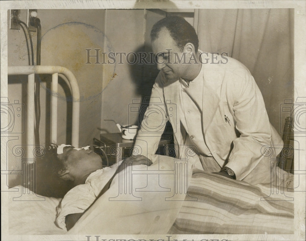 1959 Esther Mayokok formerly of Alaska suffered a head injury - Historic Images