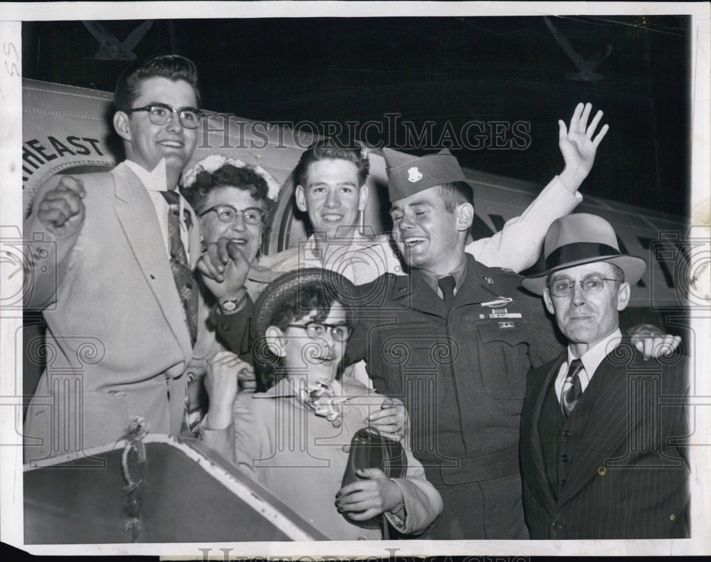 1953 Press Photo Cpl. Donald LeGay first New England POW return from Korea - Historic Images