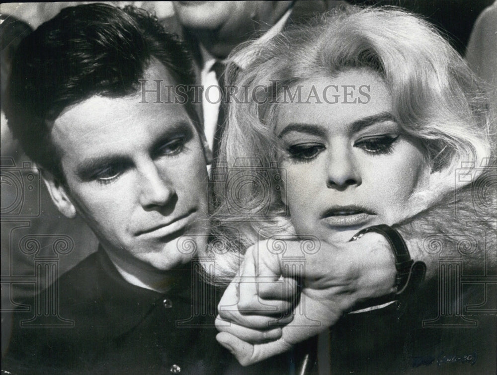 1964 Melina Mercouri and Maxmilian Schell in "Topkapi" - Historic Images