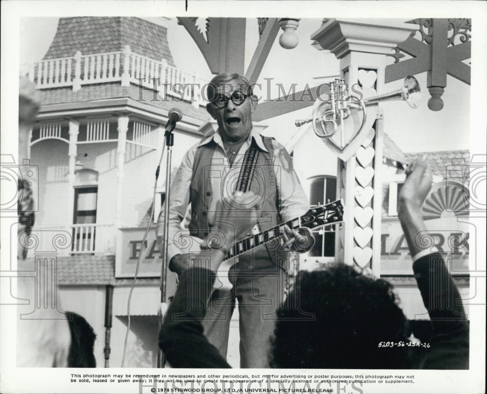 1978 Press Photo George Burns In "Sgt. Pepper's Lonely Hearts Club Band" - Historic Images