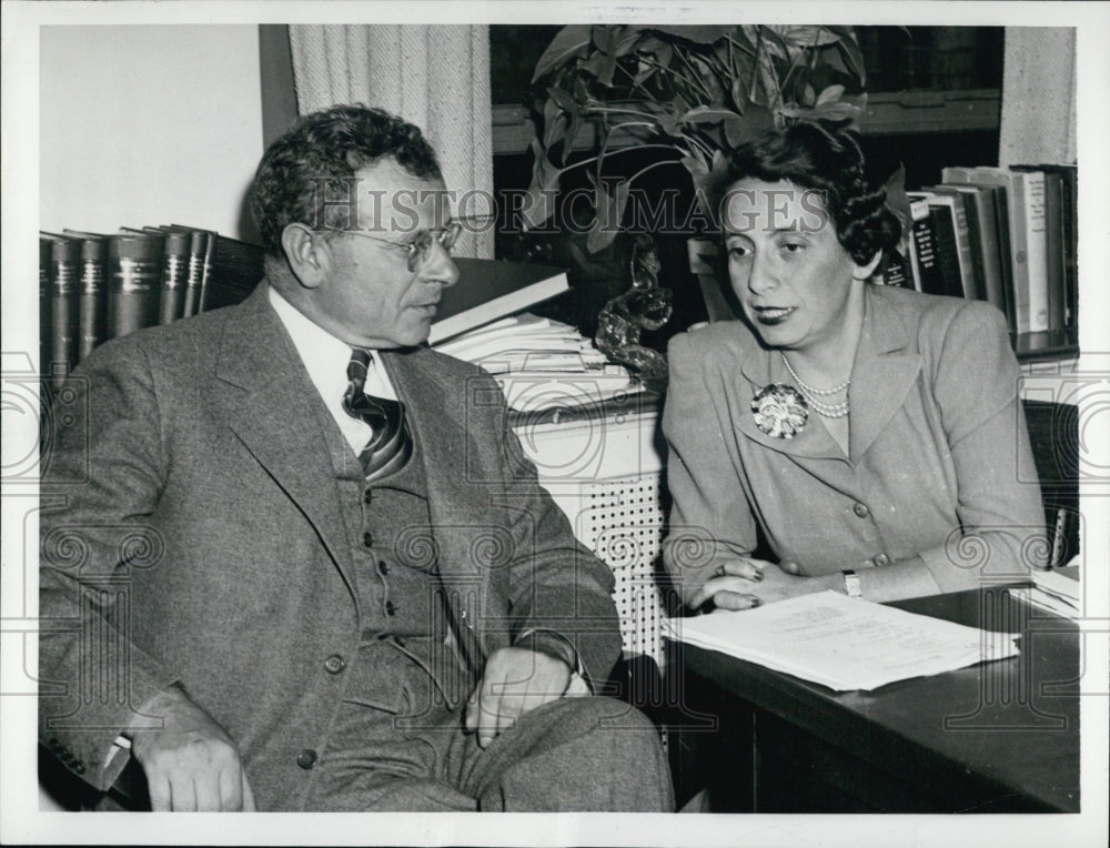 1941 Press Photo Sidney Millman, Head of Labor Div. &amp; Anna Rosenberg - RSG82125 - Historic Images