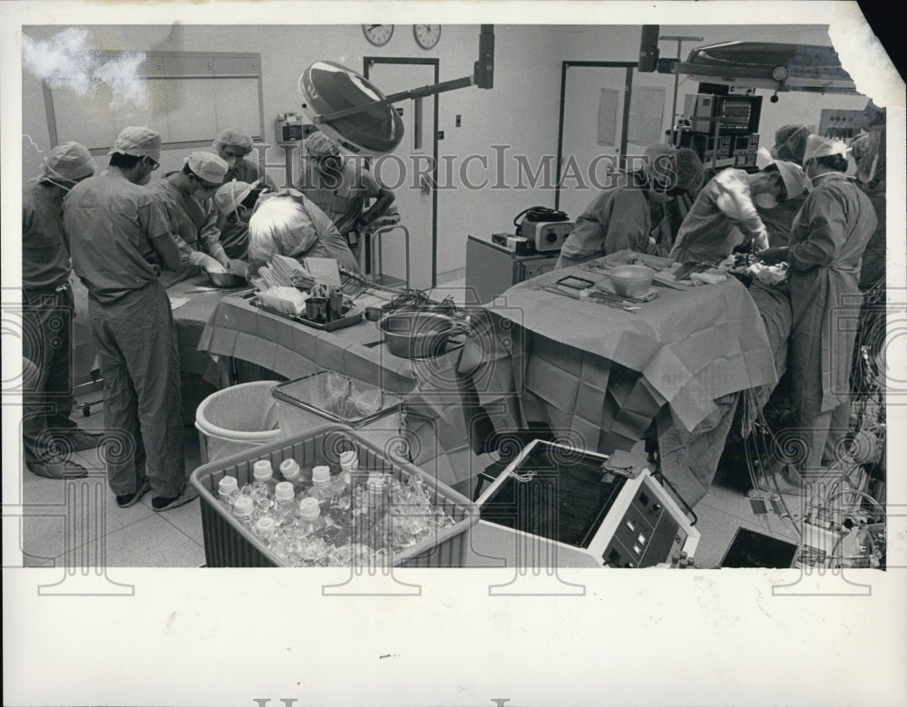 Press Photo Med Students in Training at Brigham and Women&#39;s Hospital - Historic Images