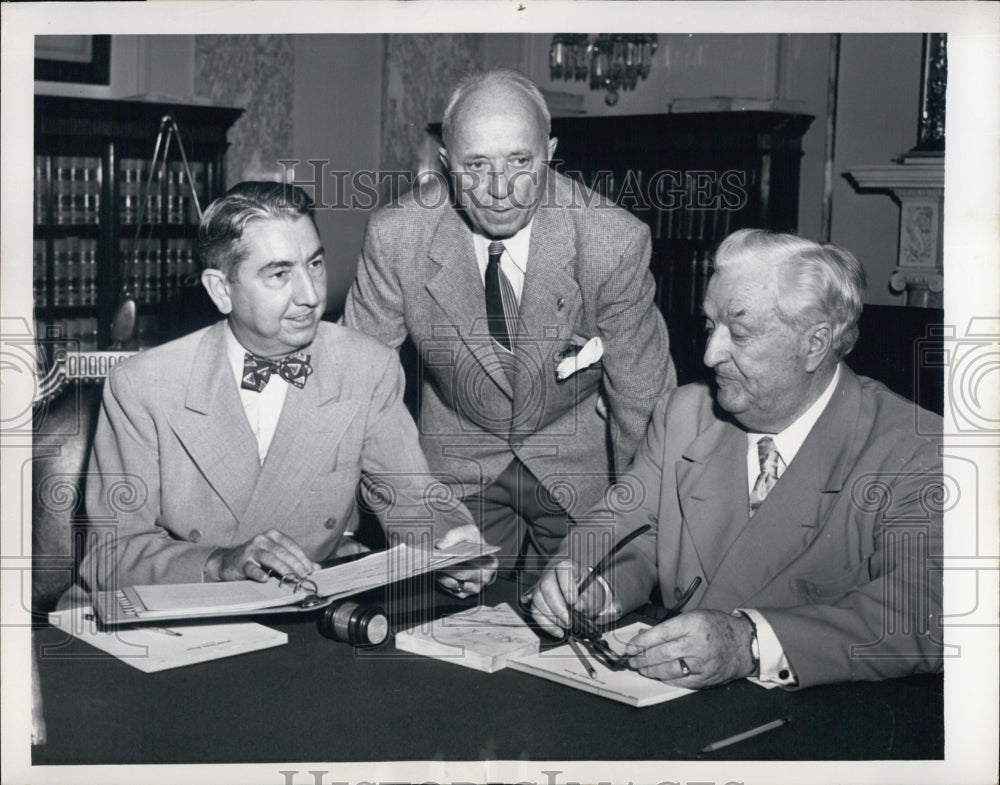 1949 Press Photo Atty Gen. Tom Clark with Watson B. Miller and Sen. Pat Mccarran - Historic Images