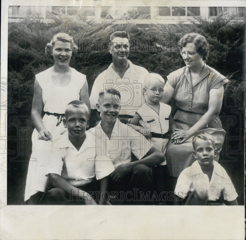 1951 Dr Glenn W. Burton, his wife, Betsy, Bobby, Tommy, Joe, Richard - Historic Images