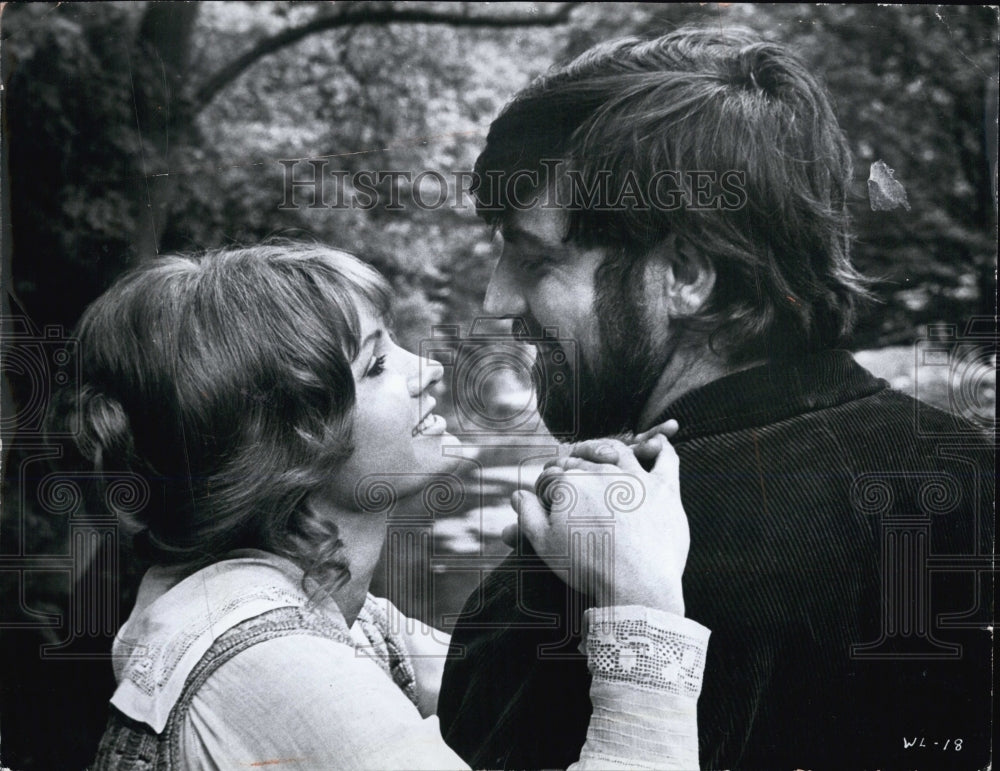 1970 Alan Bates and Jennie Linden in a scene from &quot;Women in Love&quot; - Historic Images