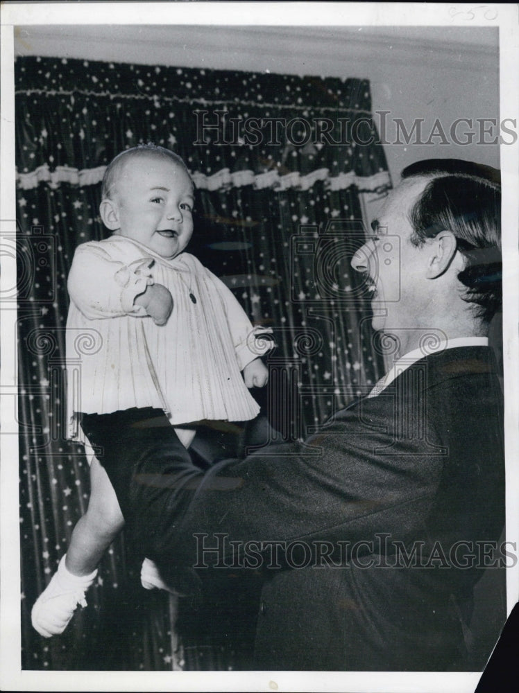 1955 Press Photo Grand Duke Jean of Luxembourg Holding Baby Prince Henri - Historic Images