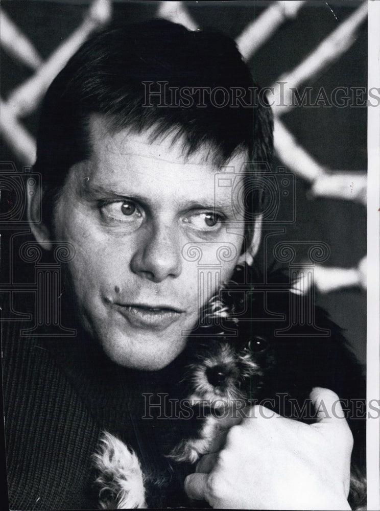 1972 Robert Morse, Shown With Family Pet,  Stars In Sugar - Historic Images