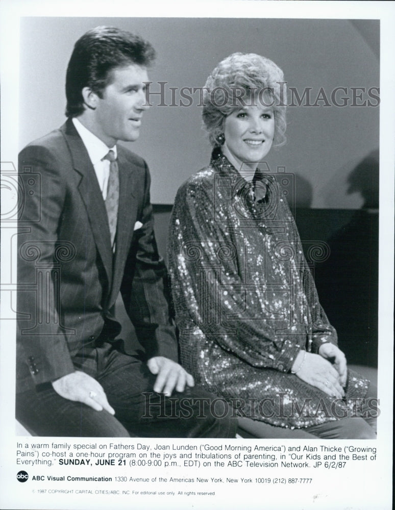 1987 Press Photo Host Joan Lunden &amp; Actor Alan Thicke on a Father&#39;s Day Special - Historic Images