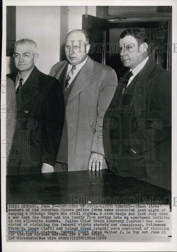 1952 L to R: Frank Lange, police chief Erwin Konovsky, after court. - Historic Images