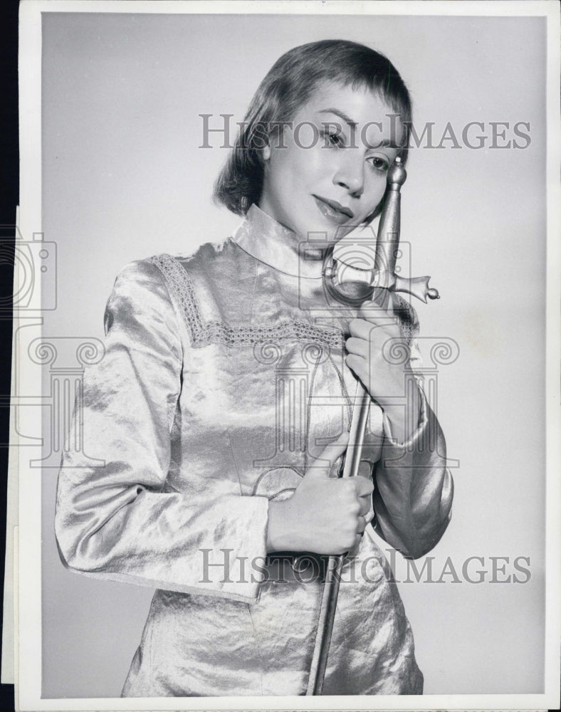 1956 Elaine Malbin Sings Role Joan Arc New Opera "Trial At Rouen " - Historic Images