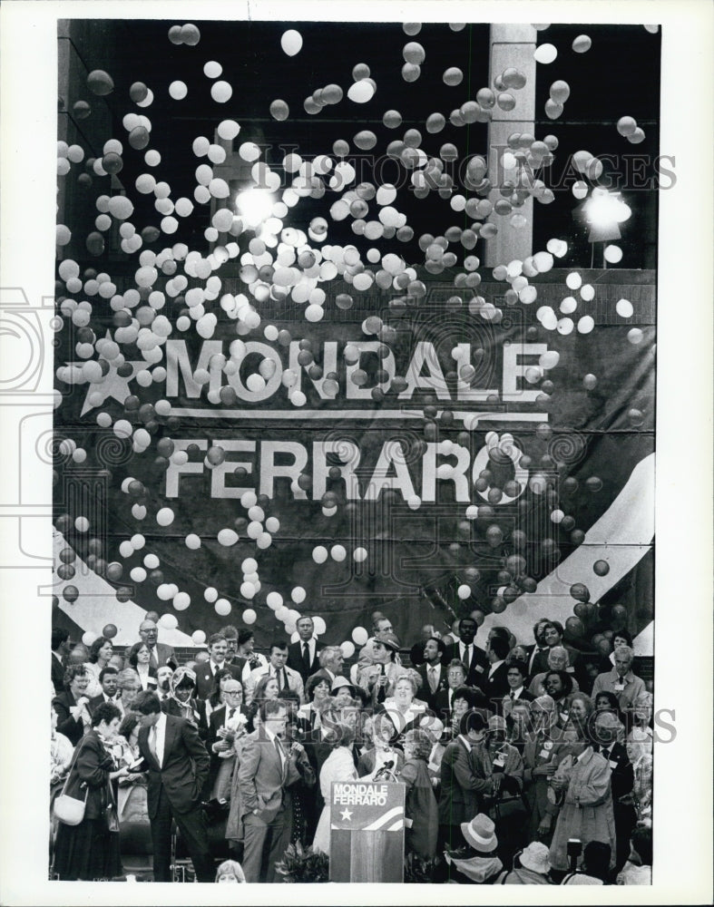 1984 Press Photo Balloons fall after Geraldine Ferraro speech in city hall plaza - Historic Images