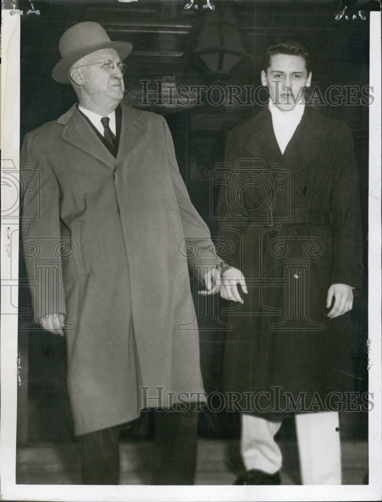 1955 Press Photo Murder suspect Peter Makarewicz (R) during his 1955 trial. - Historic Images