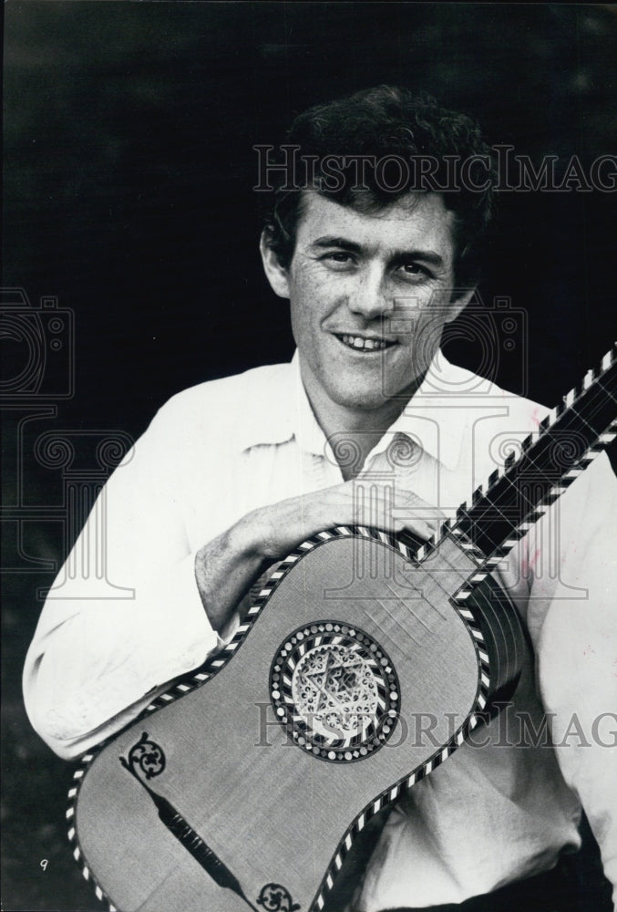 1977 Press Photo Classical guitarist Michael Lorimar - Historic Images