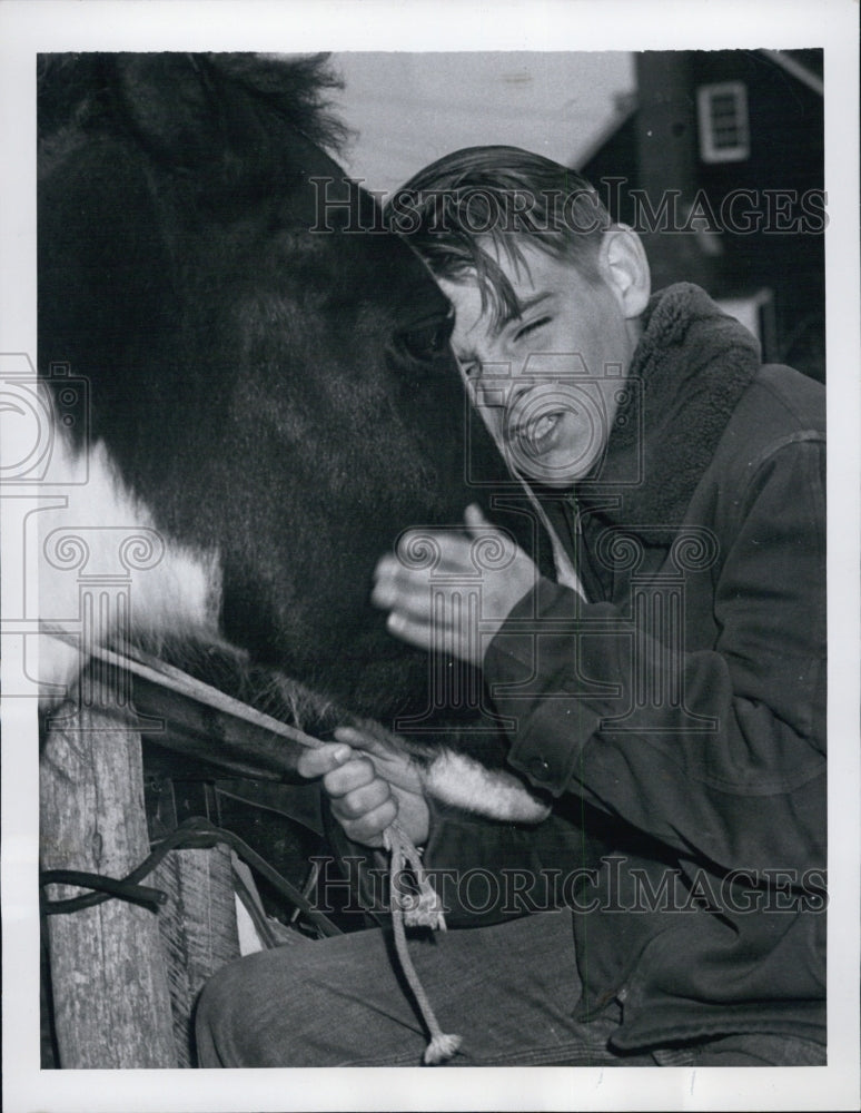1952 Harold Lorentson and pony after his absolvement of murder - Historic Images