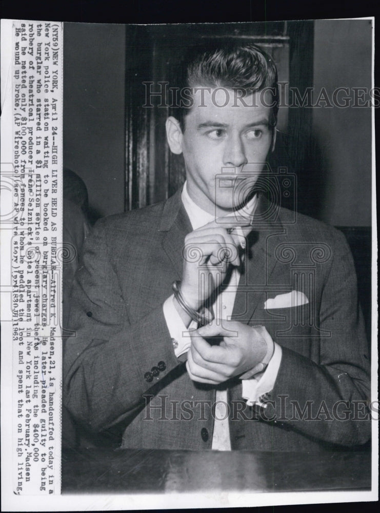 1963 Press Photo Alfred K  Madsen,New York Police Station ,Burglary,Jewels - Historic Images