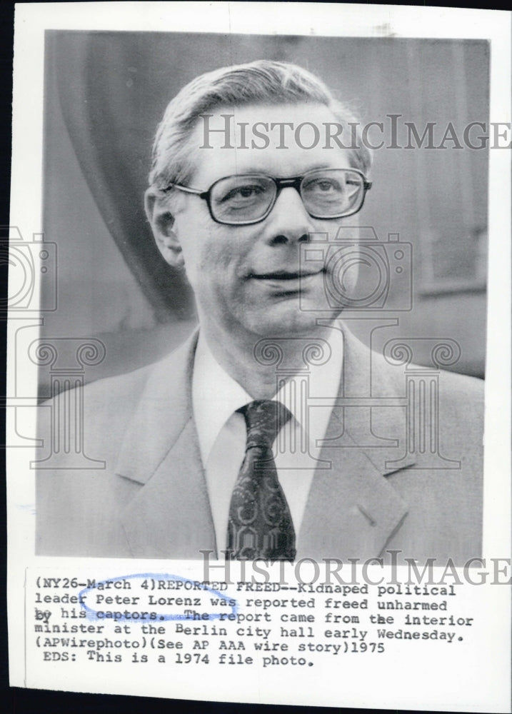 1975 Press Photo Peter Lorenz,Political Leader Kidnapped Freed,Berlin - Historic Images