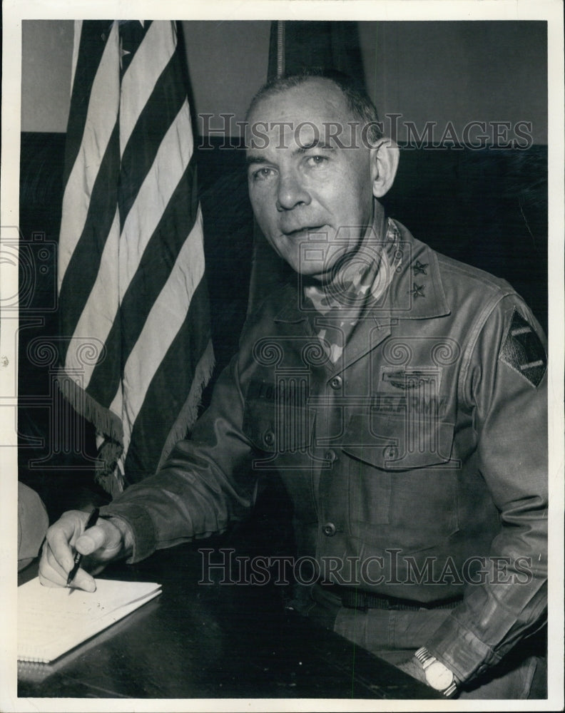 1970 Press Photo New Yankee Infanty Div Commander Maj General Edward Logan - Historic Images