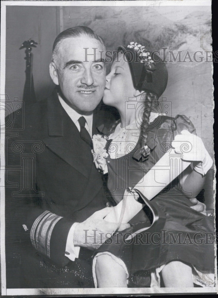 1955 Press Photo Rear Admiral Bartholomew Hogan,Navy Surgeon Gen,Ledlie Hogan - Historic Images