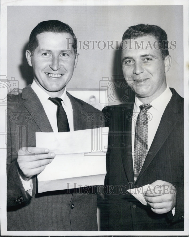 1958 Press Photo Officers Robert Henry,and Paul H Ryan ,Policemen of Month - Historic Images